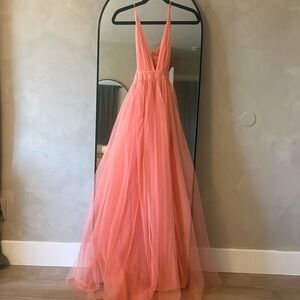 Beautiful, vibrant, feminine dress!!